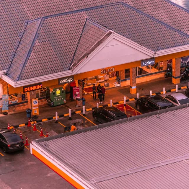 Shoppers tracked and counted as they cross a storefront threshold.